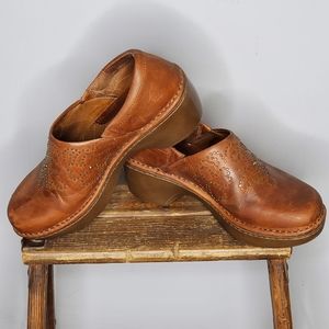 Ariat Strathmore Studded Leather Clogs
